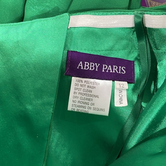 🌟Host Pick🌟Green Abby Paris Dress - Picture 8 of 9